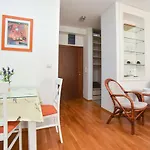 Modern Studio 200M From The Beach