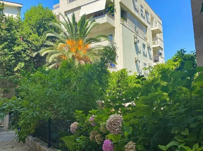 Modern Studio 200M From The Beach