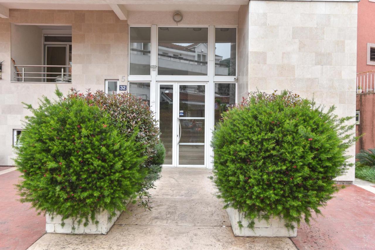 Modern 200m From The Appartement *